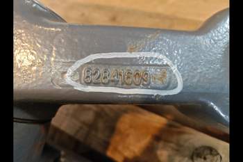 salg af Lift New Holland TS100