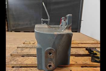 salg af Basisklods Massey Ferguson 6718S