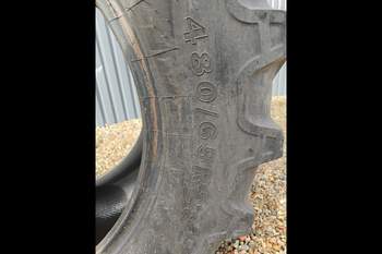 salg af Dæk Massey Ferguson 6718S For Højre