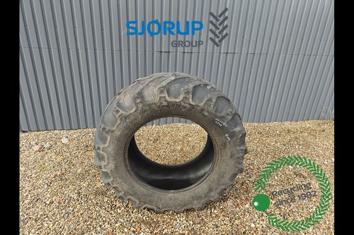 salg af Dæk Massey Ferguson 6718S For Højre