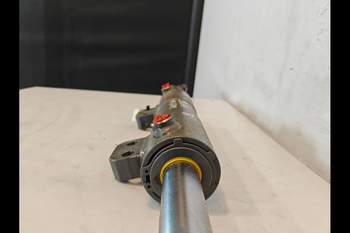 salg af Styrecylinder Massey Ferguson 6718S