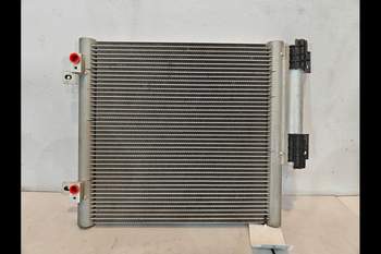 salg af Kondensor Massey Ferguson 6718S