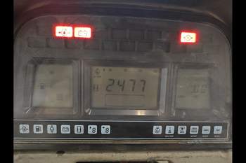 salg af New Holland M135 traktor