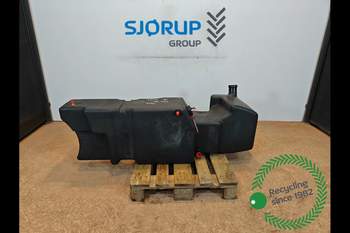 salg af Dieseltank New Holland M135