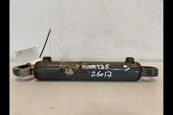salg af Styrcylinder för framaxel  M135 
