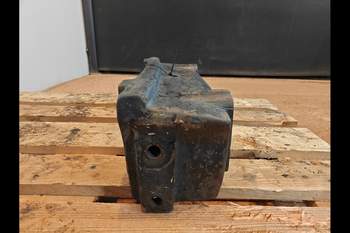 salg af Basisklods Massey Ferguson 7495