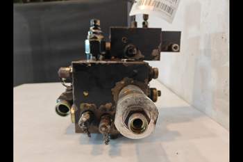 salg af Hydraulikventil Massey Ferguson 7495