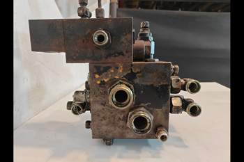 salg af Hydraulikventil Massey Ferguson 7495