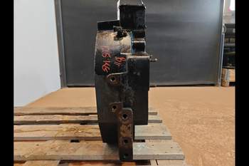 salg af Svinghjulshus Massey Ferguson 7495