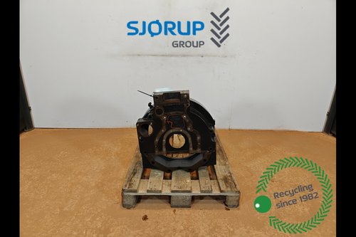 salg af Svinghjulshus Massey Ferguson 7495