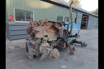 salg af New Holland 8870 traktor