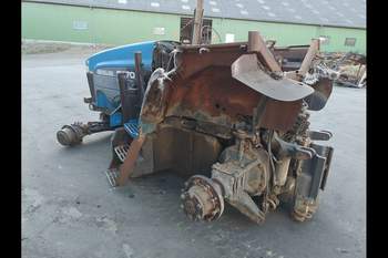 salg af New Holland 8870 traktor