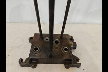 salg af New Holland G190  Hydraulic Valve support