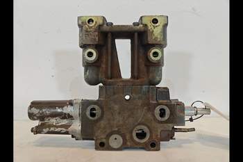 salg af New Holland G190  Remote control valve