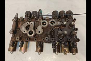 salg af New Holland G190 Hydraulic valve