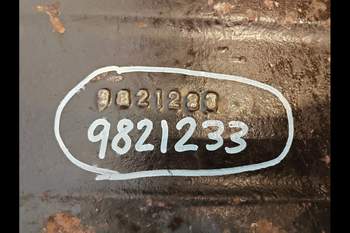 salg af New Holland G190 LEFT Rear Half Axle
