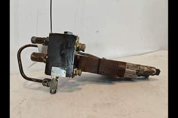 salg af New Holland G190 Hydraulic lift valve