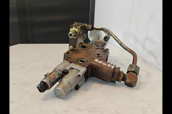 salg af New Holland G190 Hydraulic lift valve