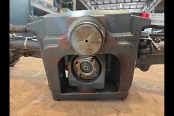 salg af Foraksel New Holland TM165