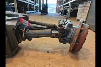 salg af Foraksel New Holland TM165