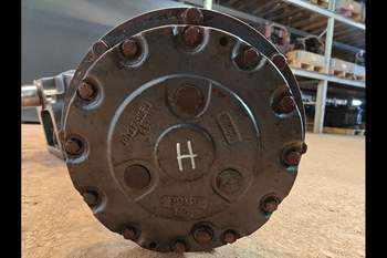 salg af Foraksel New Holland TM165