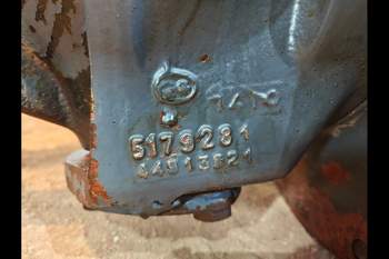 salg af Foraksel New Holland TM165