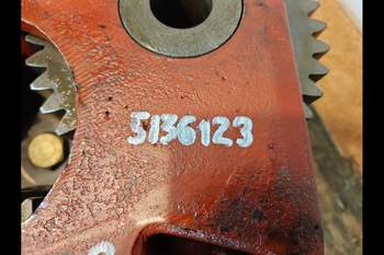 salg af Reduktion New Holland TM165 Højre