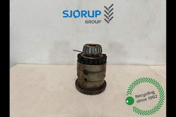 Massey Ferguson 7495  Front axle differential