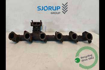 Massey Ferguson 7495  Manifold