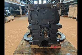 salg af Hinterachsen Massey Ferguson 6715s 