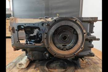 salg af Hinterachsen Massey Ferguson 6715s 