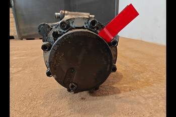 salg af Foraksel Massey Ferguson 6715s