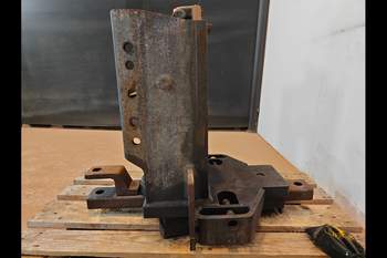 salg af Lyftdragkrokar/hitchkrokar Massey Ferguson 6715s 