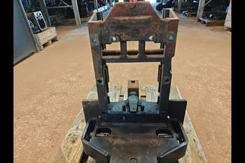 salg af Lyftdragkrokar/hitchkrokar Massey Ferguson 6715s 