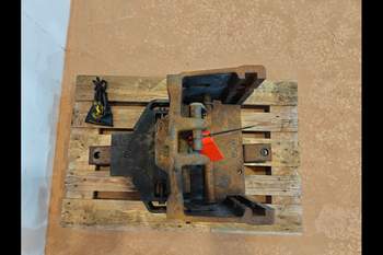 salg af Lyftdragkrokar/hitchkrokar Massey Ferguson 6715s 