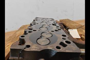salg af  LM445A  Cylinder head