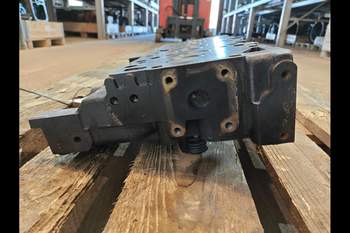 salg af  LM445A  Cylinder head