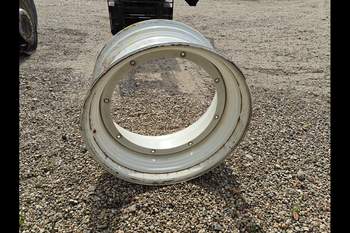 salg af Fælgring New Holland T6.175 Bag Venstre