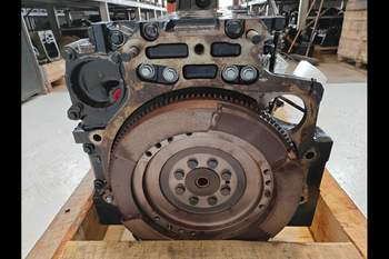 salg af Shortblock New Holland T6.175