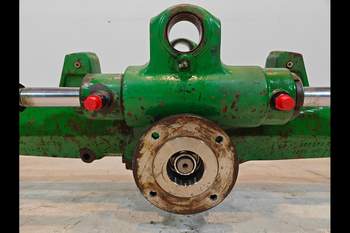salg af John Deere 6210 Front Axle