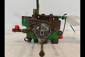 salg af John Deere 6210 Hydraulic Valve support
