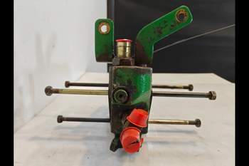 salg af John Deere 6210 Hydraulic Valve support