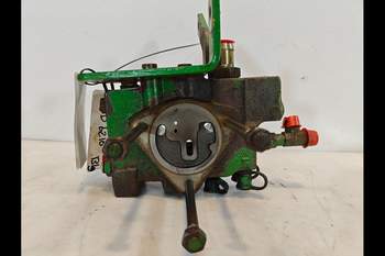 salg af John Deere 6210 Hydraulic Valve support