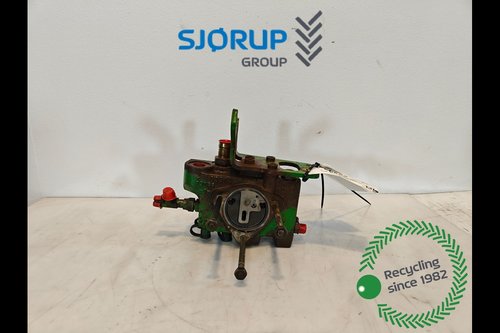 salg af John Deere 6210 Hydraulic Valve support