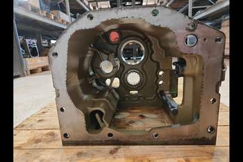 salg af John Deere 6210 Transmission Housing