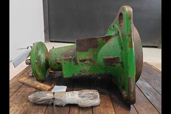 salg af John Deere 6210 RIGHT Rear Half Axle