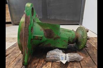 salg af John Deere 6210 LEFT Rear Half Axle