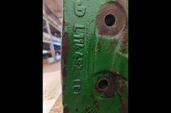 salg af John Deere 6210 LEFT Rear Half Axle