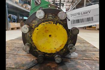 salg af John Deere 6210 LEFT Rear Half Axle