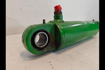 salg af John Deere 6210 RIGHT Lift Cylinder
